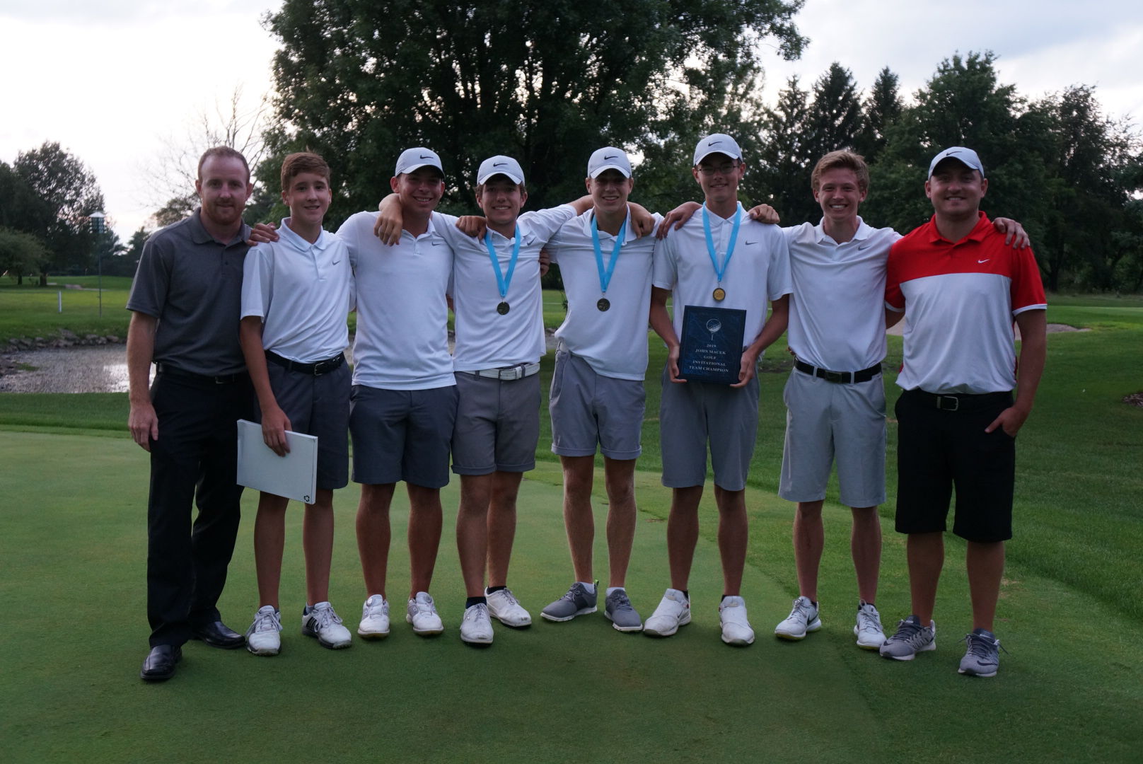 MHS boys golf team wins U of I Invitational